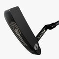 Putt aus der „Black Series Tour Designs“-Reihe